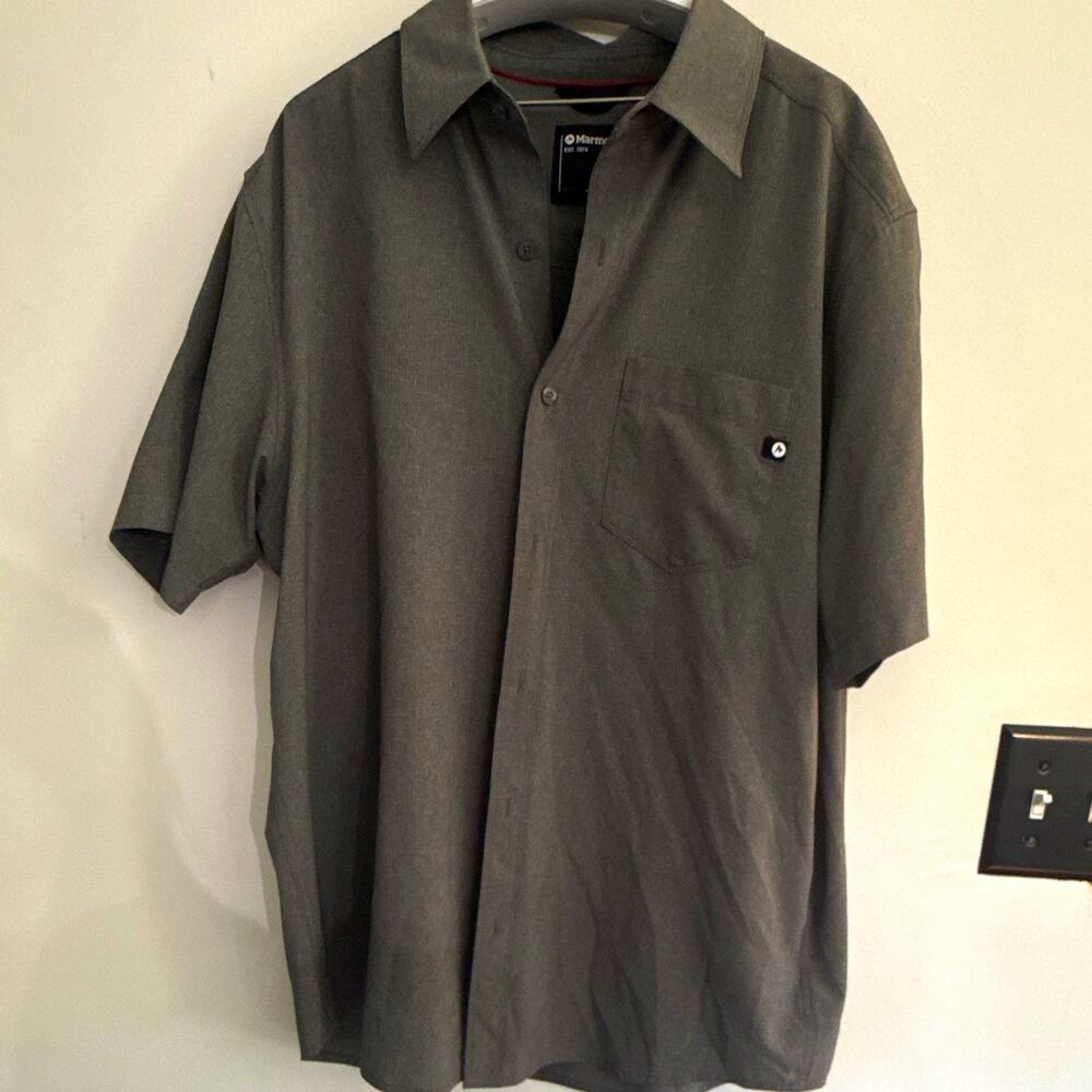 Marmot Men's XL Regular Gray Solid Short Sleeve Button-Up Shirt Pockets Logo